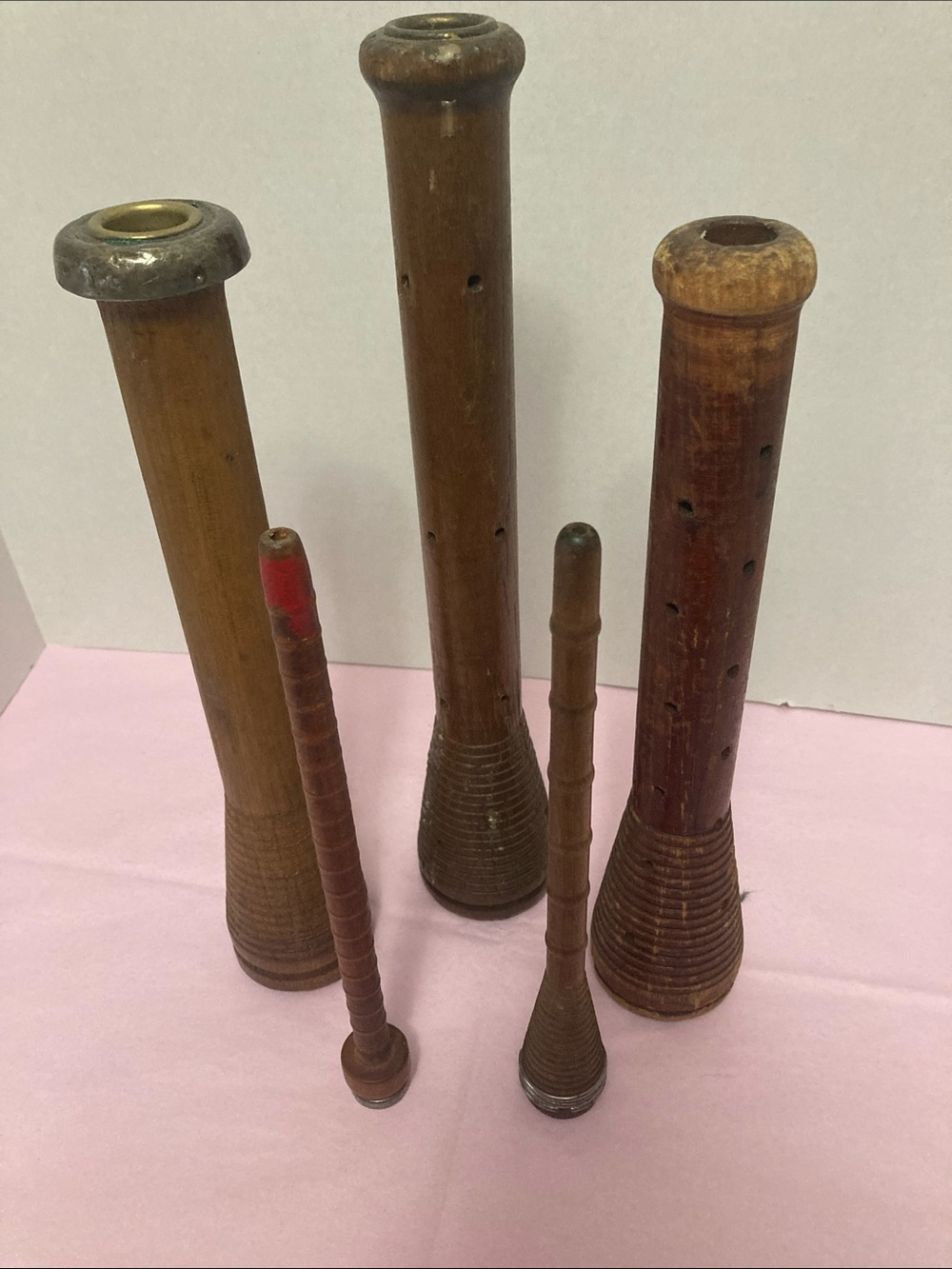 Antique wooden beehive  spools lot of 4 plus 1 wooden & metal spool primitive